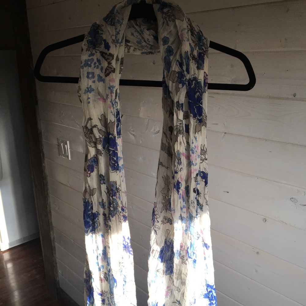 Blue & White Floral Blanket Scarf